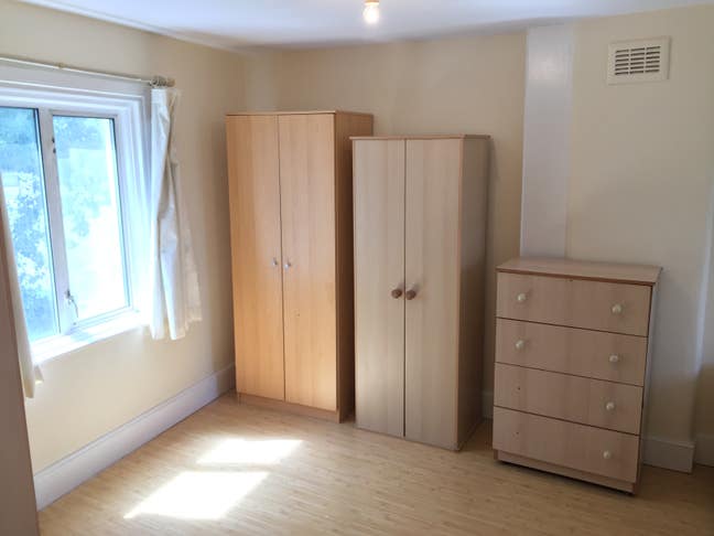 Large Studio | Available Now | N4 Main Photo