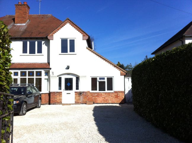 One large double room in spacious house inc fibre! Main Photo