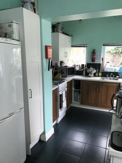 Room available now Main Photo