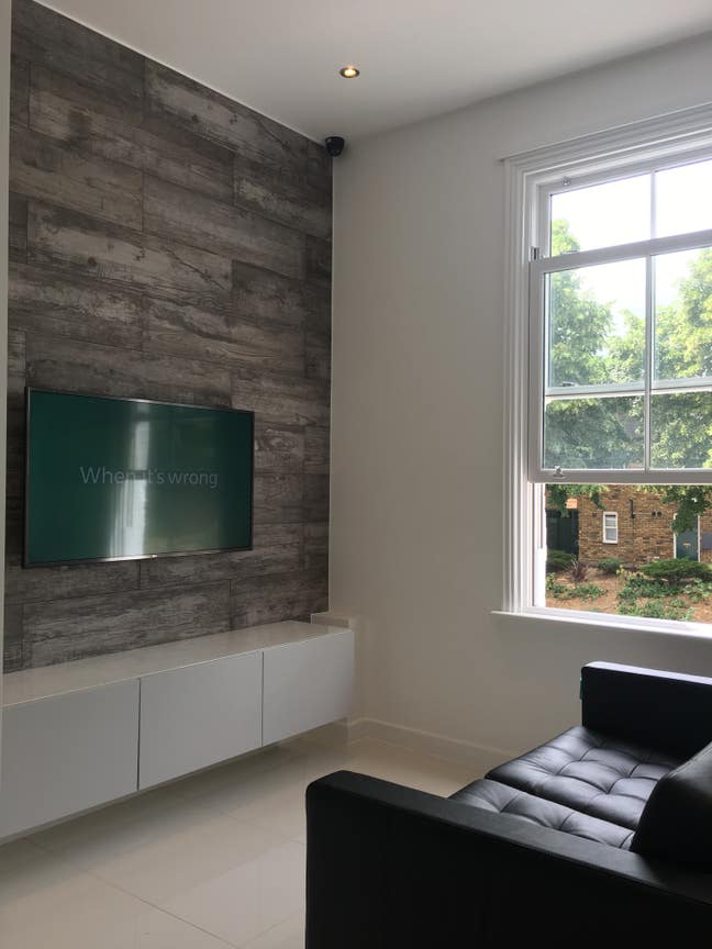 High Spec Ensuite Living W/Open Living/Kitchen Main Photo