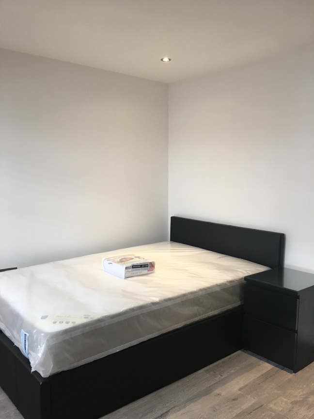 High Spec Ensuite Living W/Open Living/Kitchen Main Photo