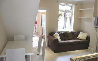 4 beds House &pound;3100 total house or room split  Main Photo