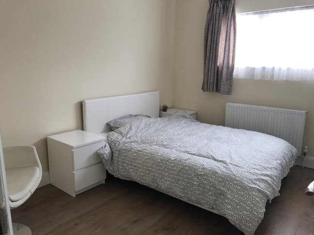 Spacious  Double Room to Let. Must View Main Photo