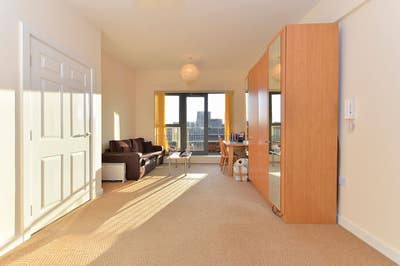Beautiful Large 2 Double Bed Maisonette - Must Vie Main Photo