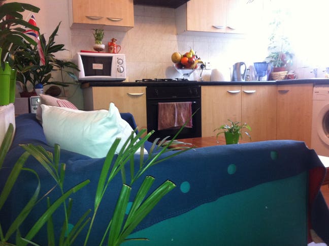 London Room, near Stratford, Olympic city, good Main Photo