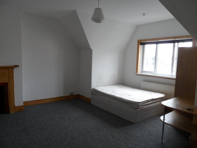Large Double Room  Main Photo