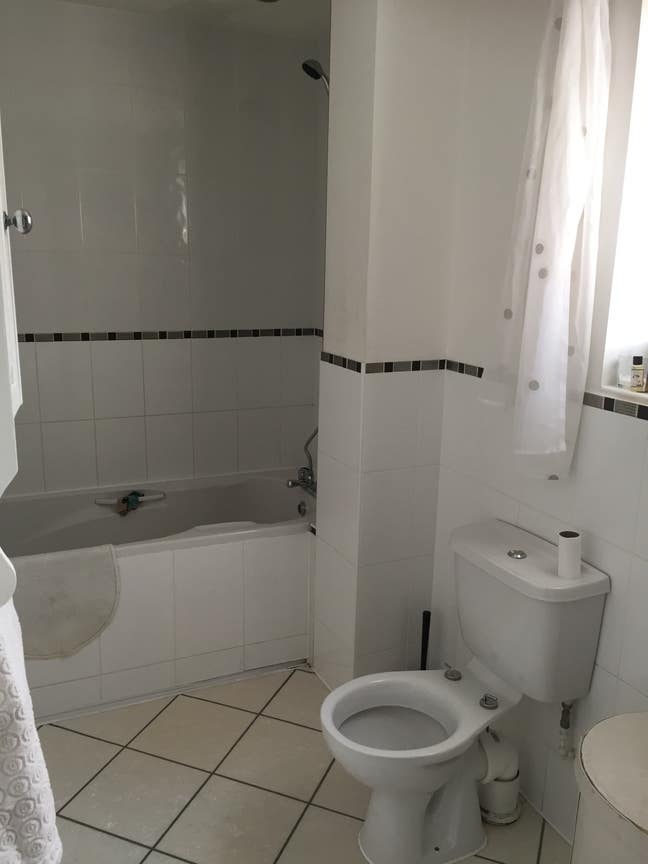 Double Room Available in a family home £650 Main Photo