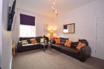 Friendly house share close to Burley station  Main Photo