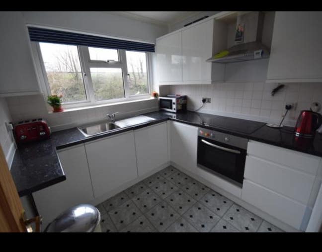  Double room availabl for rent Main Photo