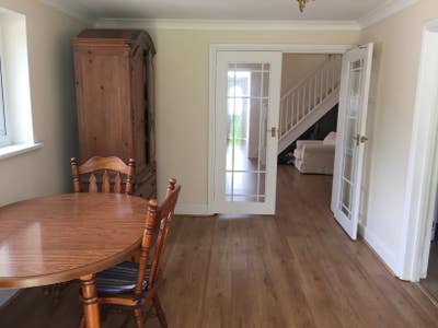 En-Suite Double Room in Comfortable House   Main Photo