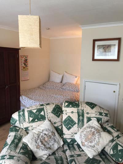Large Double Room SW19 Main Photo