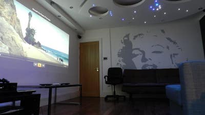 Ref: BCSR Stunning 4-bed, 2-bath flat Main Photo