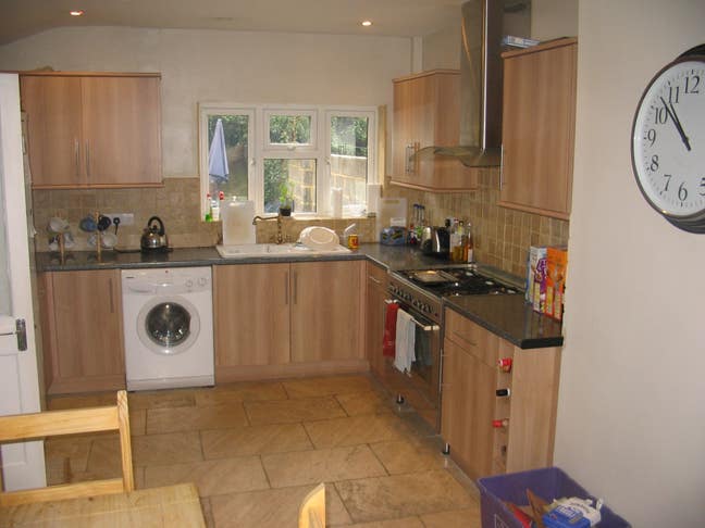 Professional Houseshare Central Guildford Main Photo