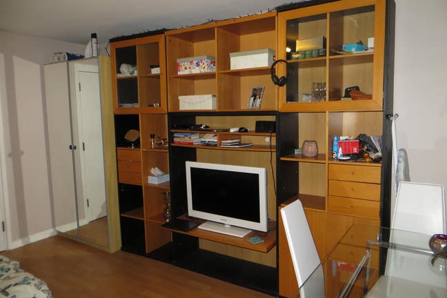 Garden Studio/en-suite 5 min East Putney  Main Photo