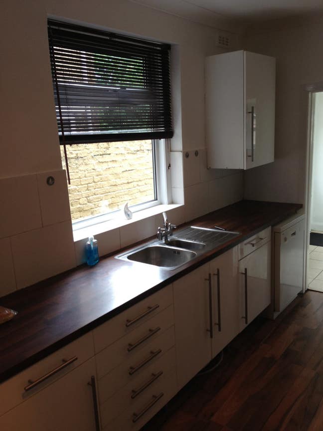 Double  Room in Nice Large House Main Photo