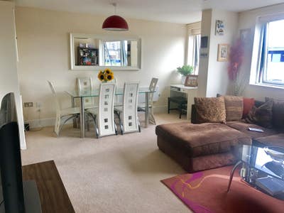 An en-suite Master bedroom near Old Street Main Photo