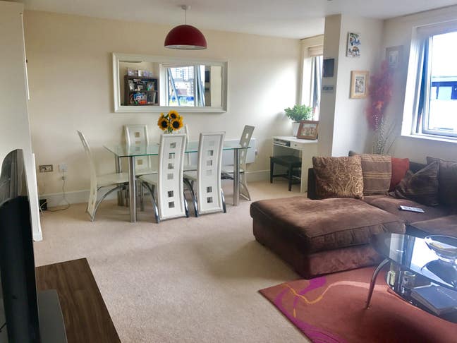 An en-suite Master bedroom near Old Street Main Photo
