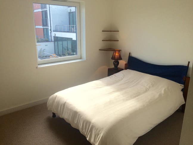 Lovely Mon-Fri room, 2 mins from Victoria station Main Photo
