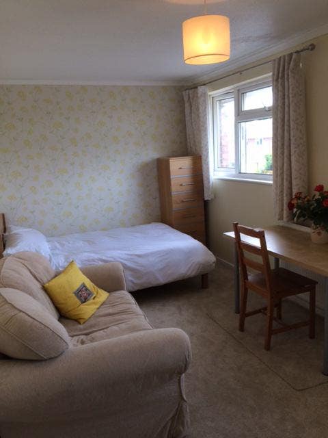 2 doubles in friendly house  Main Photo