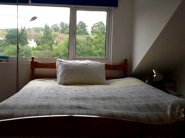 Large sunny double room with ensuite in quiet road Main Photo