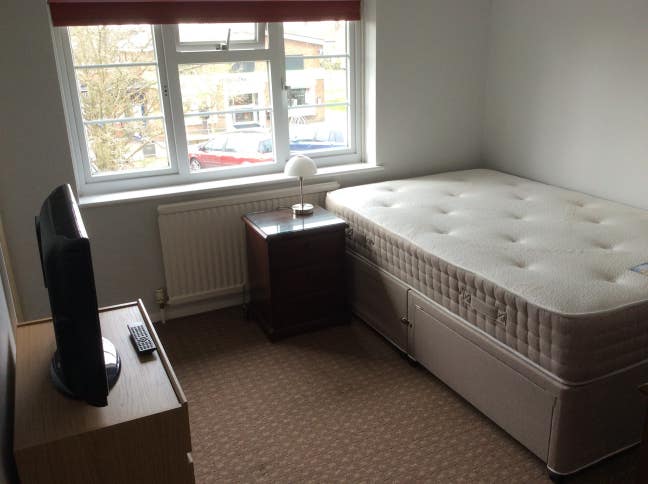 Double room available for Mon - Fri or 7 days p/w  Main Photo