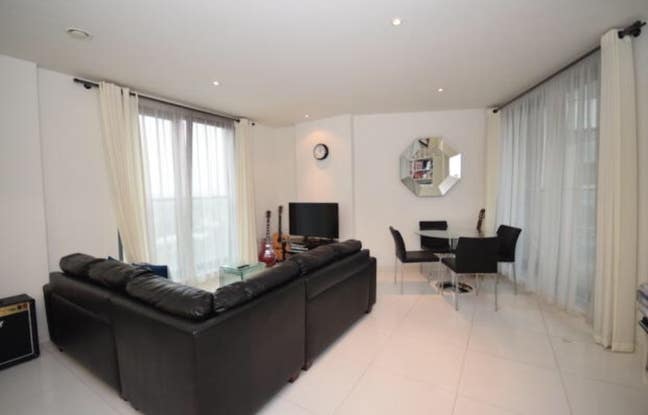 *Canary Wharf*Two Amazing Double Bedrooms!  Main Photo