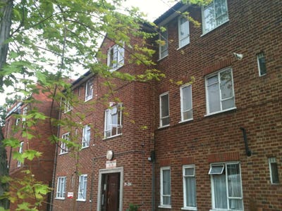 Great Location in Clapham Common - Agent Free Main Photo