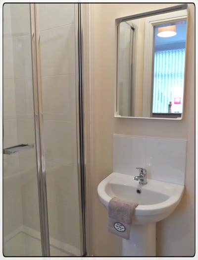 Double En-suite Furnished Room! Bentley! Main Photo