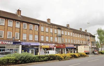 2 Bed Flat to let Near Eastcote Station HA5 1RL Main Photo