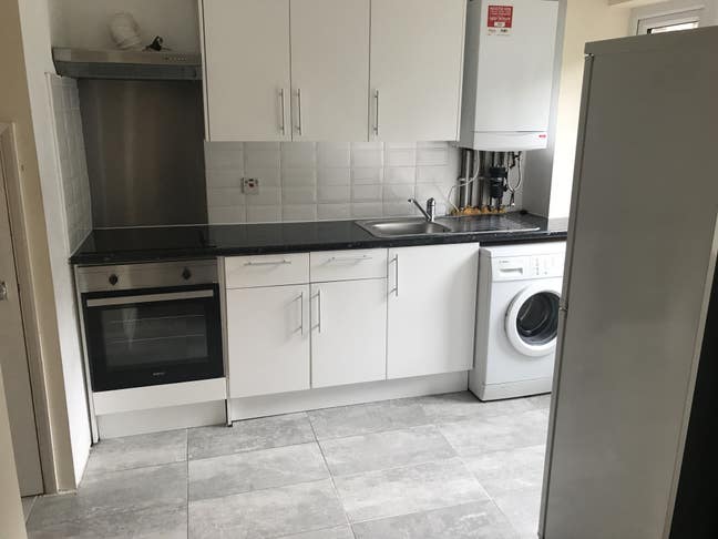 Rooms for Rent In Englefield Green  Main Photo
