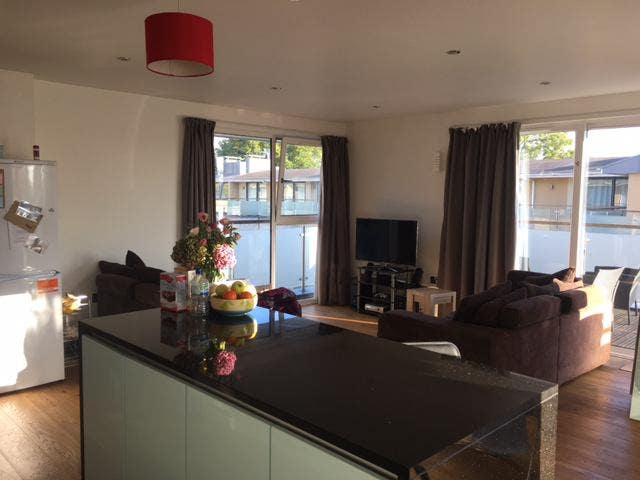 1 Large Double Room to let in Penthouse Main Photo