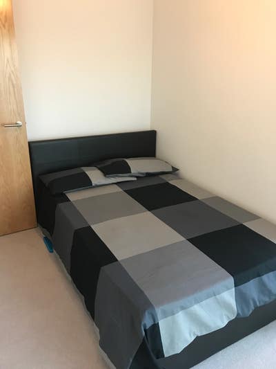 Beautiful Bedroom in New Flat in North Greenwich Main Photo