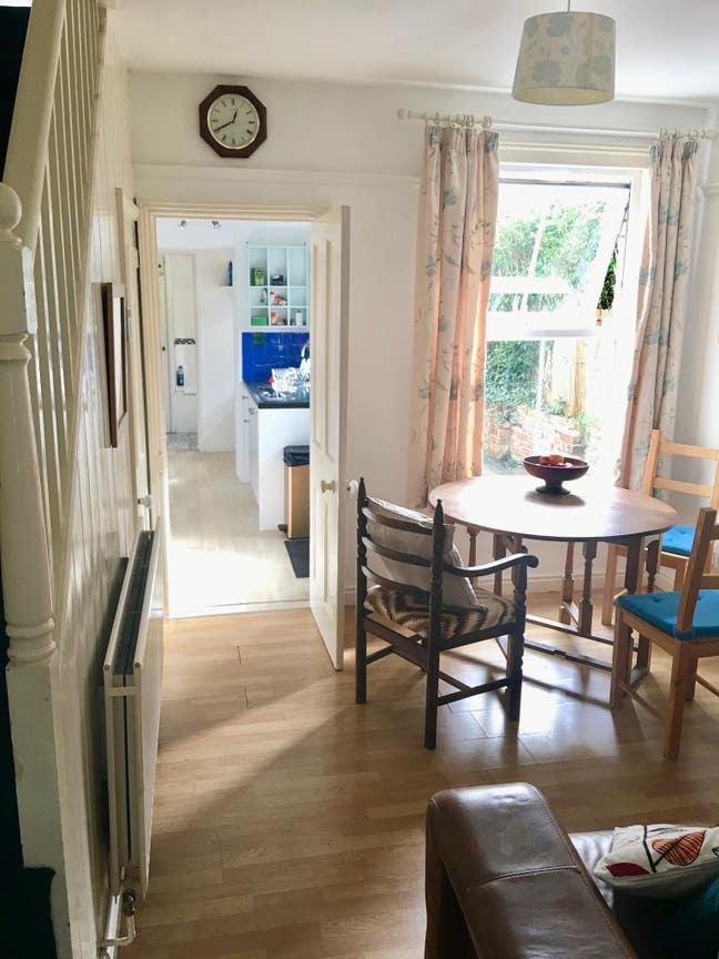 Double room in quiet small prof houseshare  Main Photo