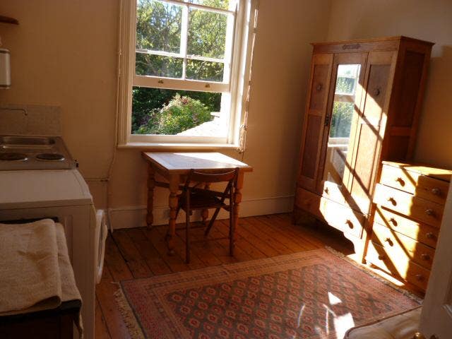 Lovely Studio room,  INC bills Main Photo