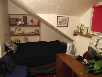 Small but Cosy Single Room Main Photo
