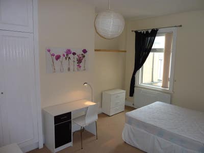 Blackpool- double room in a newly refurbished hous Main Photo