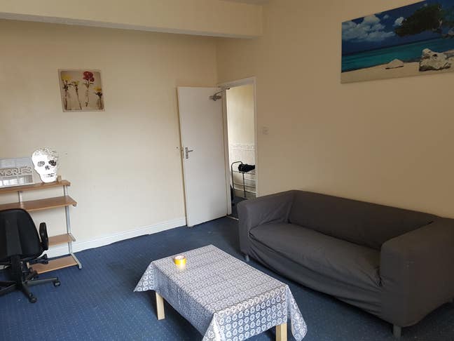 ***6 Bedroom Group House*** Main Photo