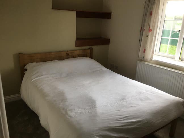 Double Bedroom in Shared House. Main Photo