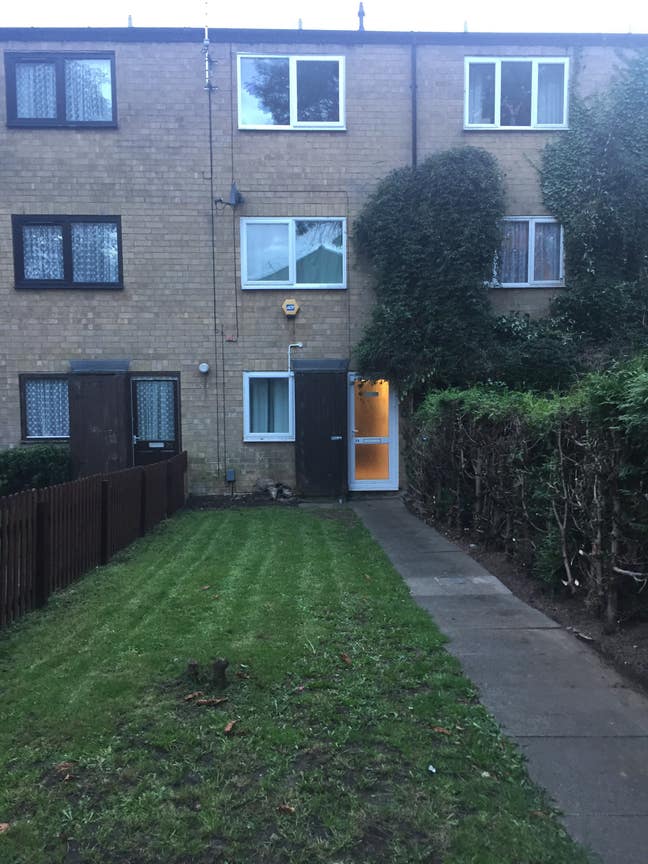 Warm & comfortable, fully furnished rooms.  Main Photo