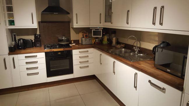 Large double room available Main Photo