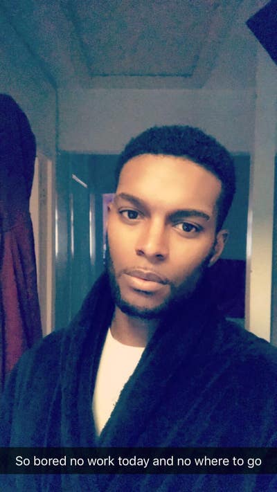 Im a professional roofer  aged 38 looking for a ro Main Photo