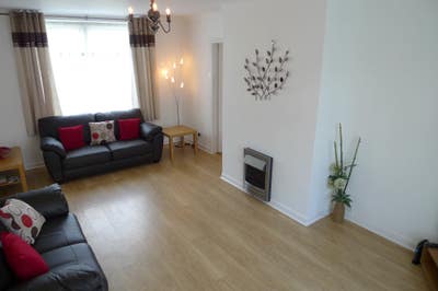 Superior Headingley Houseshare with Professionals Main Photo