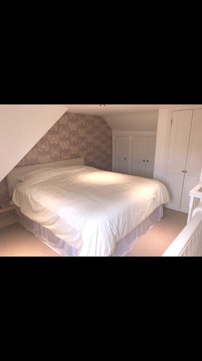 Private loft room, shower ensuite, Sky Q & WiFi Main Photo