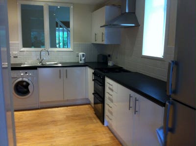 House  Share with Other Professional Main Photo