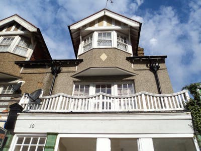 Furnished room close to seafront Main Photo