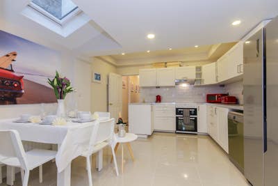 Ensuite room in social house,  great location Main Photo