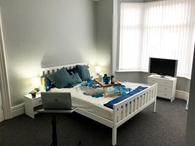 Waterloo  Beautiful Double Room No Deposit  Main Photo