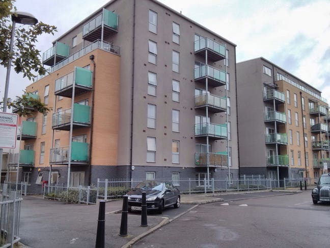 New Apartment in Mile End Main Photo