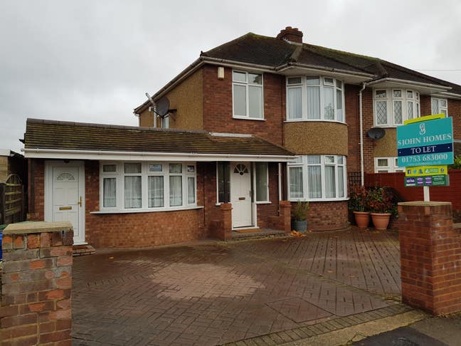 3 bedroom house in Windsor  Main Photo