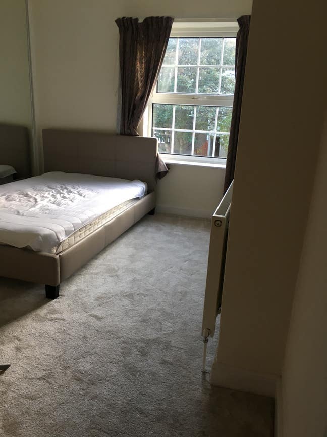 Large Double Bedroom - whole house  Main Photo